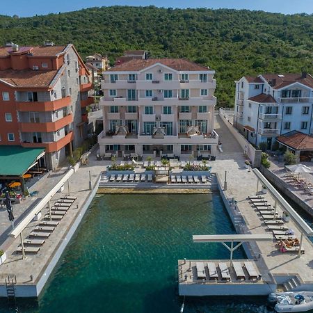 Apartments Adeona Tivat Bagian luar foto