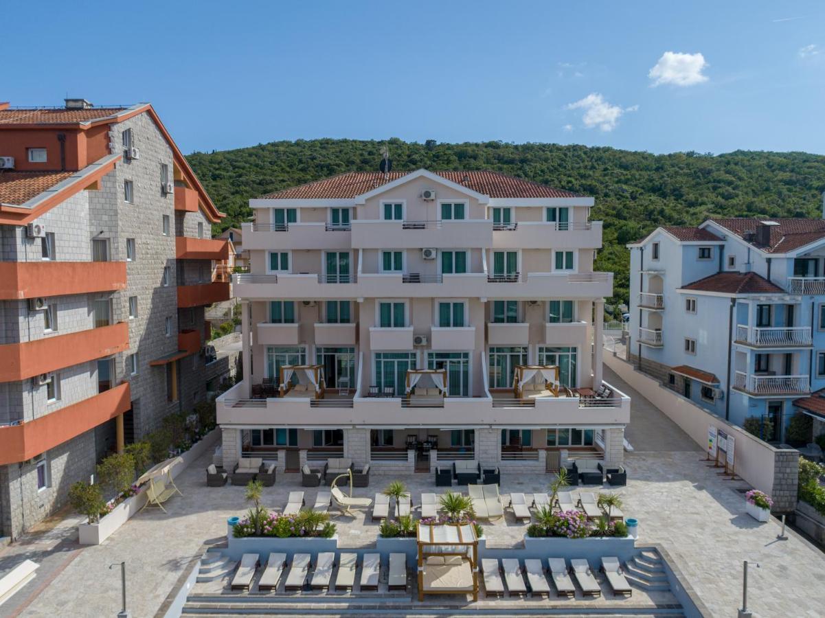Apartments Adeona Tivat Bagian luar foto