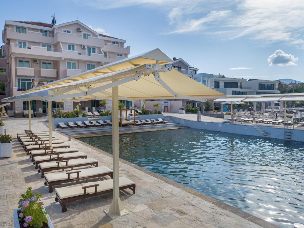Apartments Adeona Tivat Bagian luar foto
