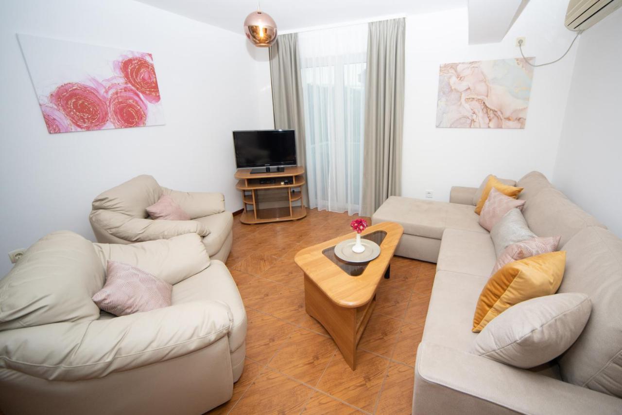 Apartments Adeona Tivat Bagian luar foto