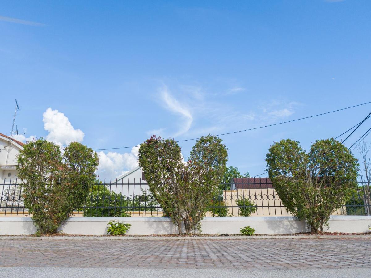 Apartments Adeona Tivat Bagian luar foto