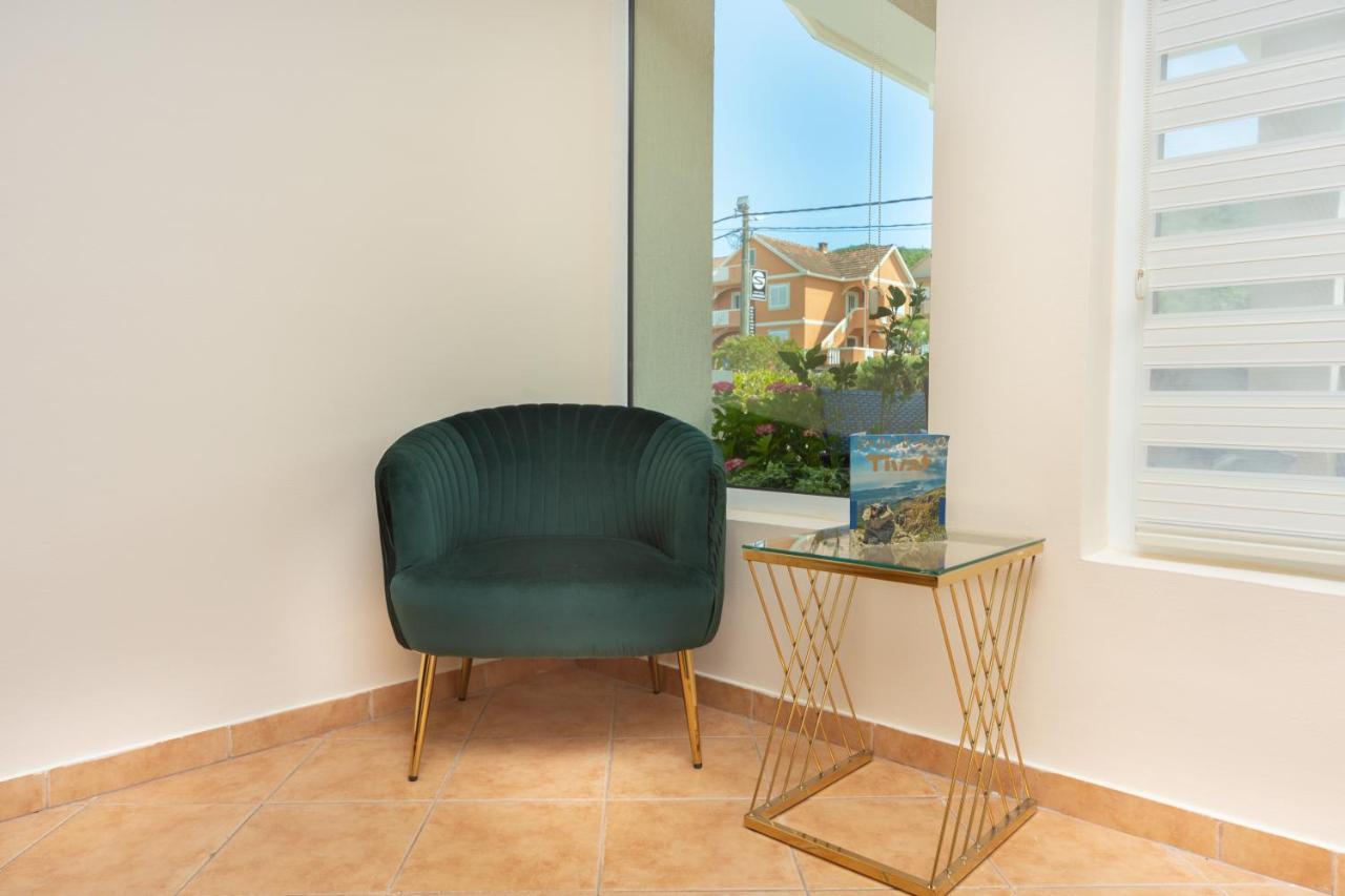 Apartments Adeona Tivat Bagian luar foto