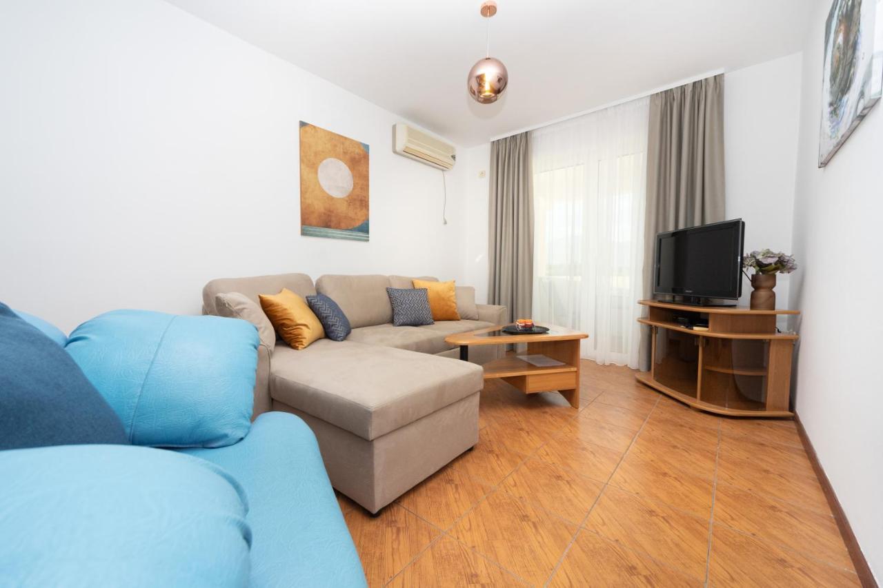Apartments Adeona Tivat Bagian luar foto