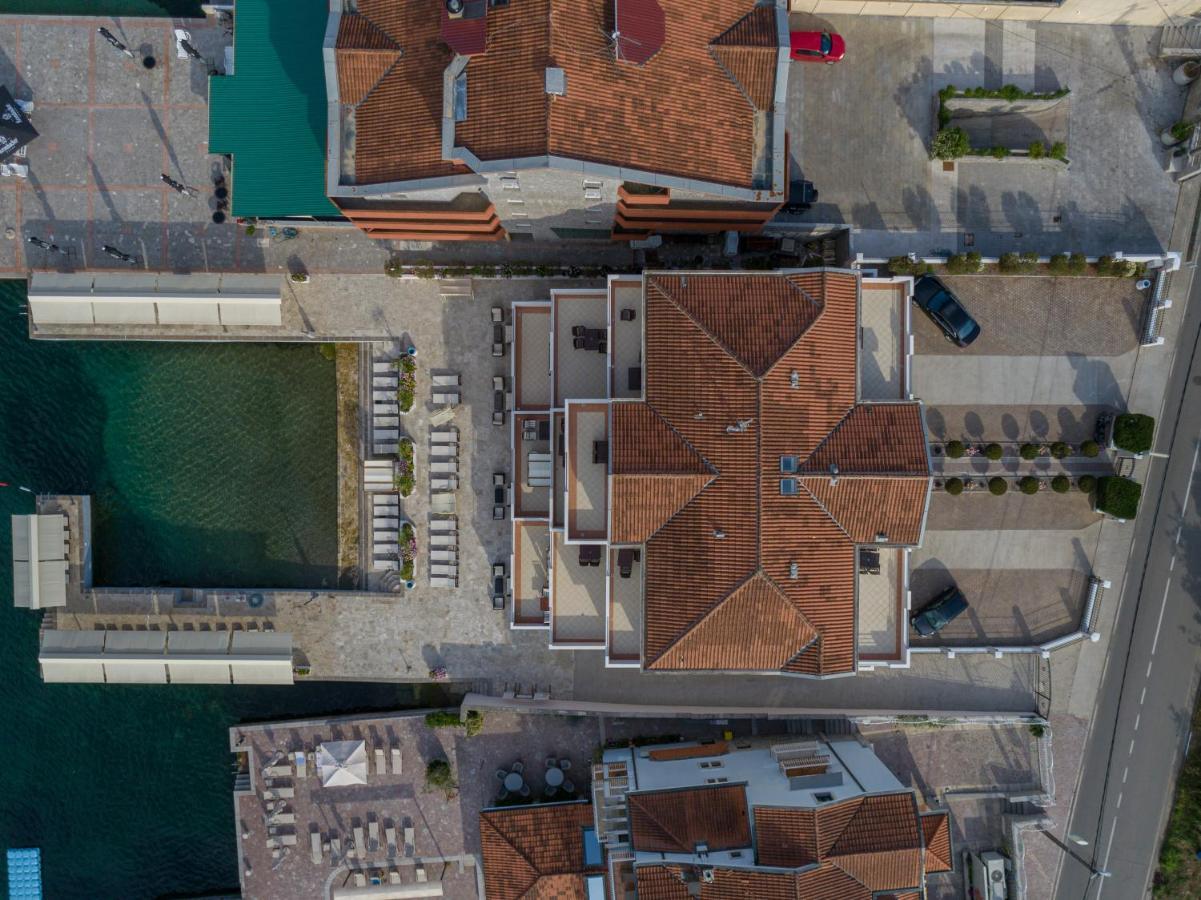 Apartments Adeona Tivat Bagian luar foto