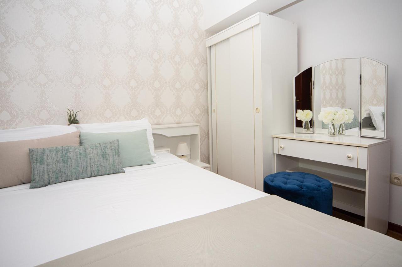 Apartments Adeona Tivat Bagian luar foto
