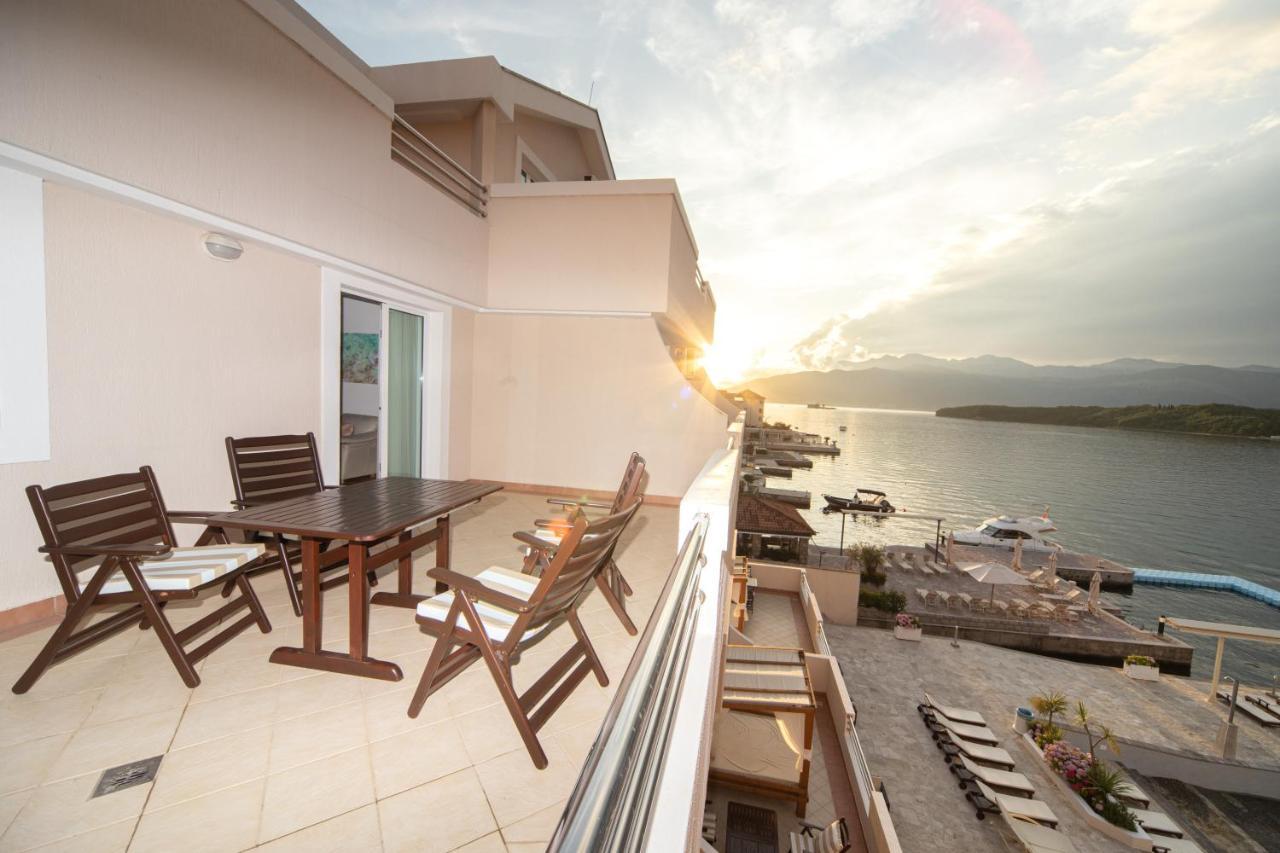 Apartments Adeona Tivat Bagian luar foto