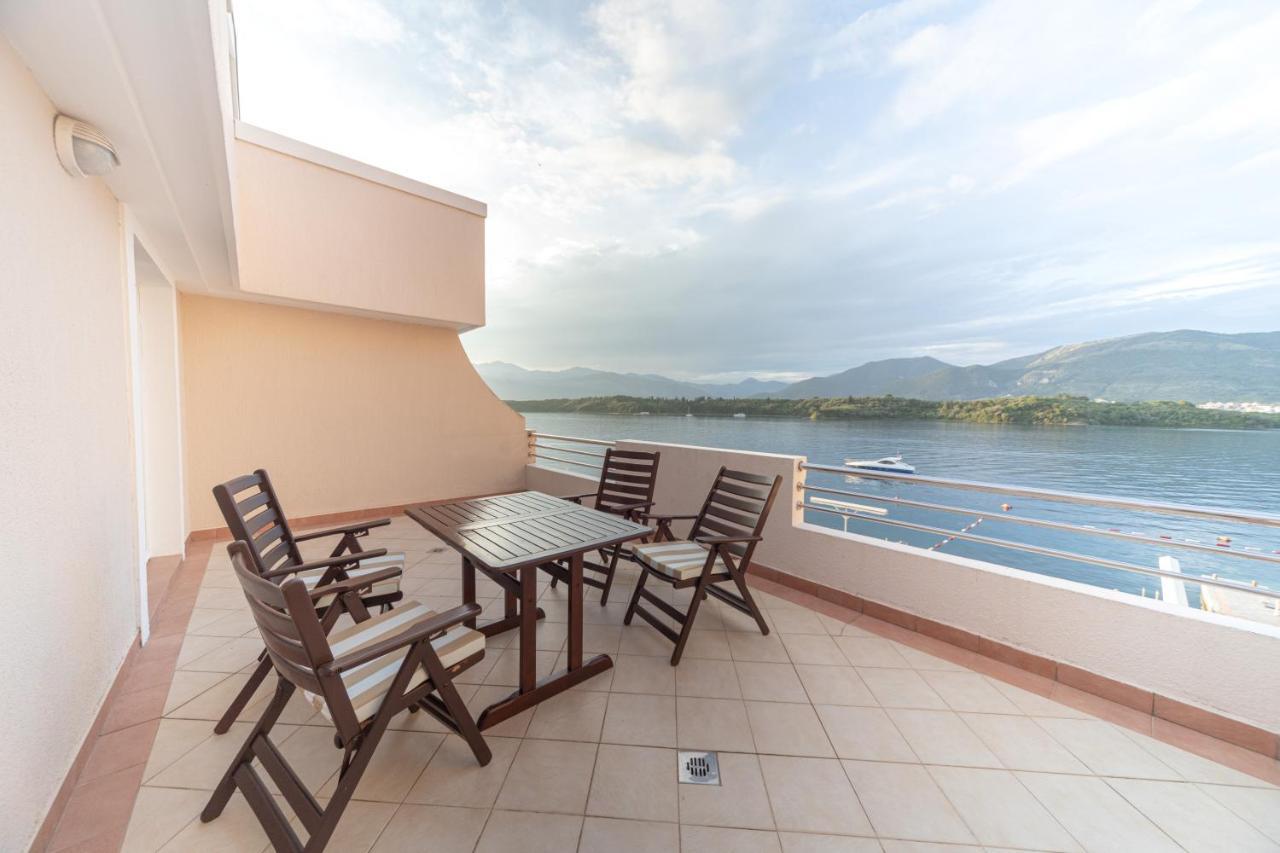 Apartments Adeona Tivat Bagian luar foto